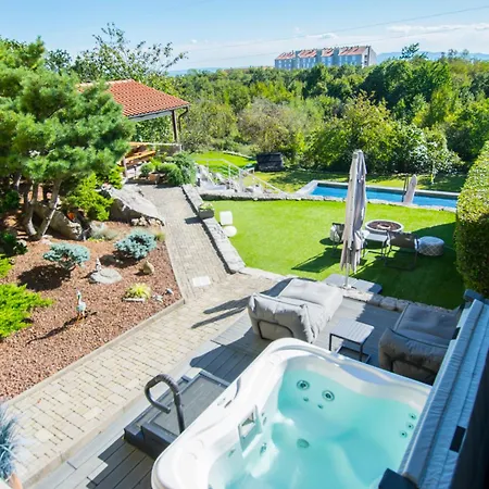 Bilic Homestay szállás *